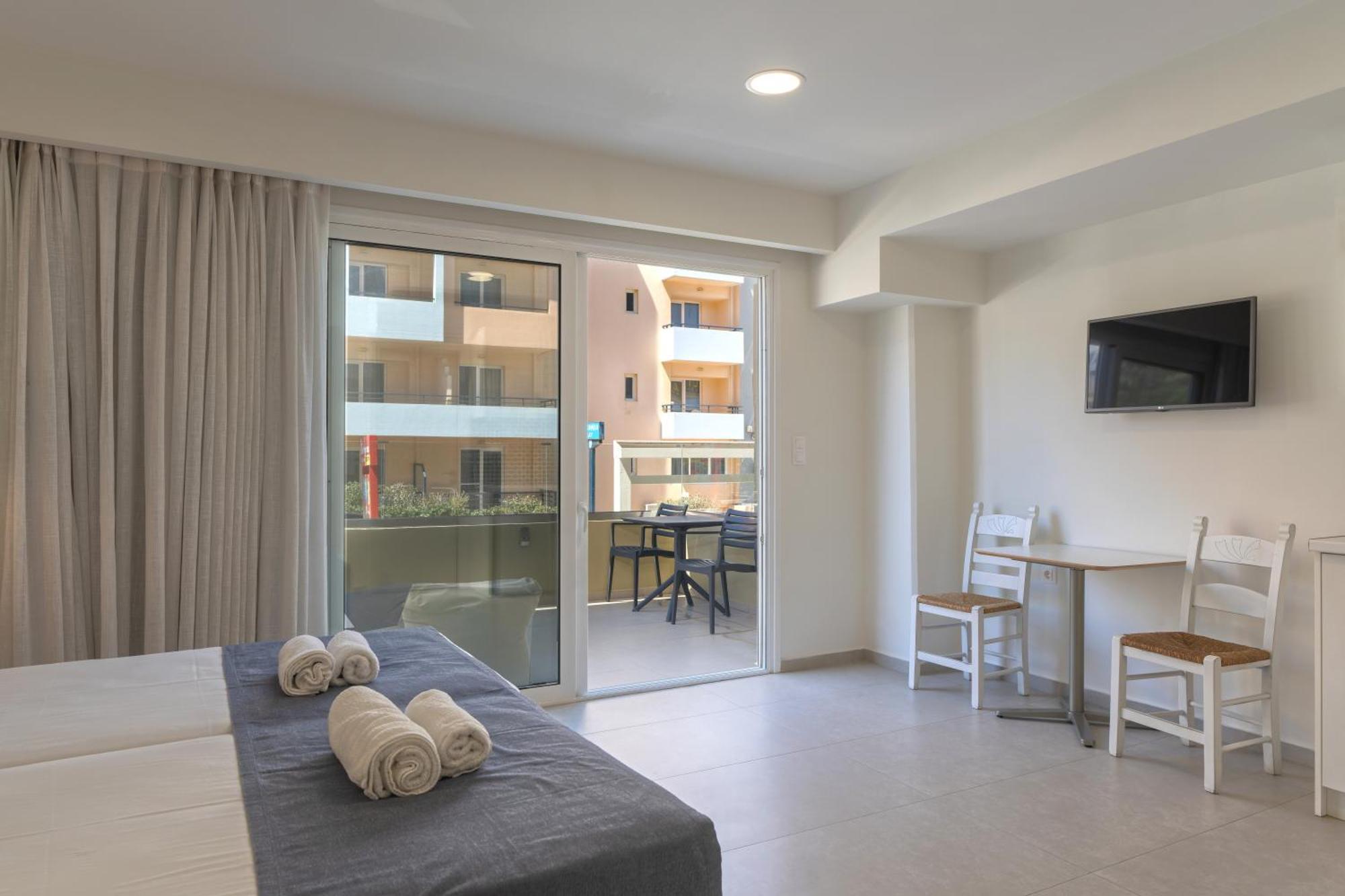 Meltemi Coast Suites Réthymnon Extérieur photo